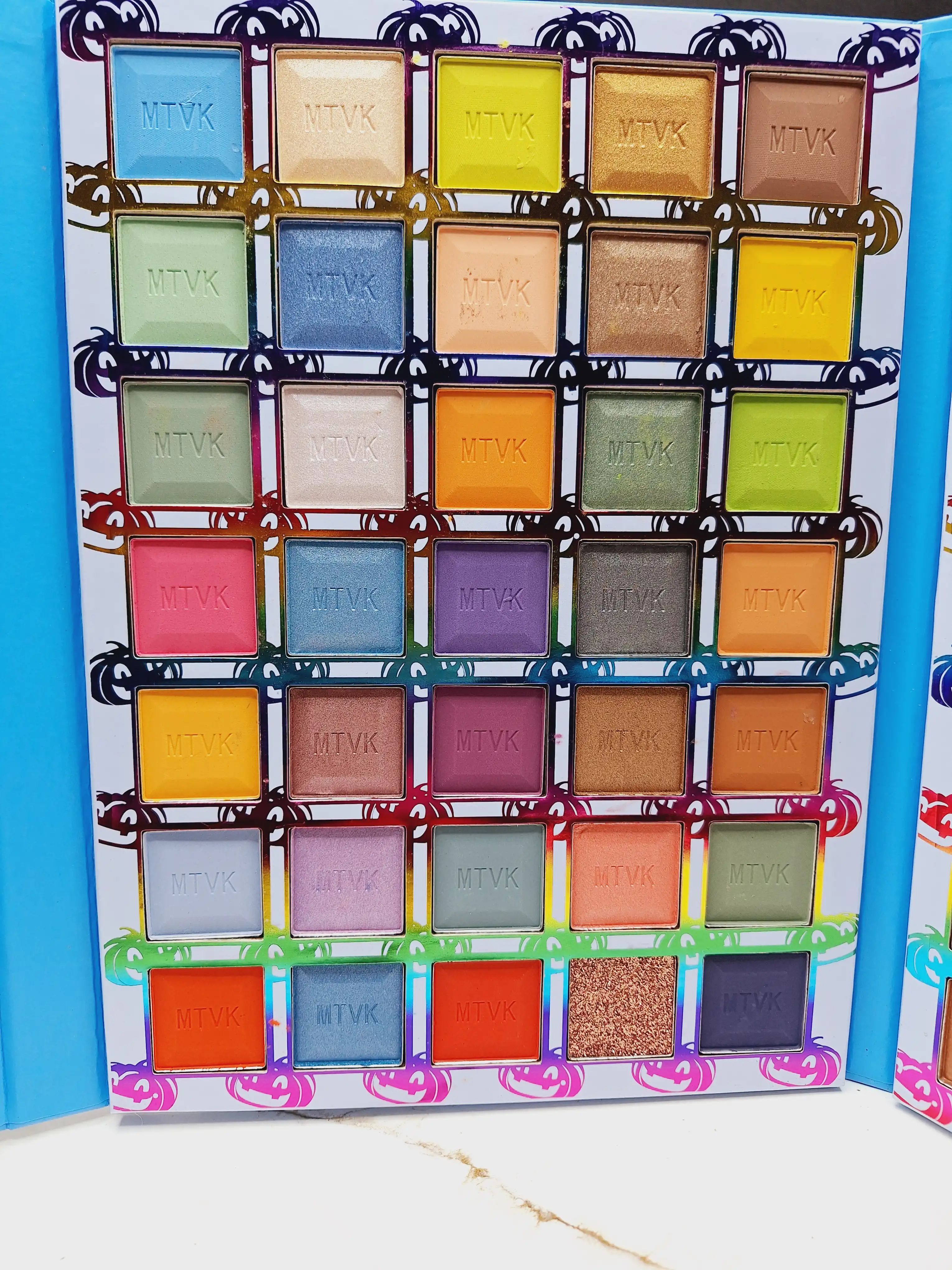 پالت سایه 105 رنگ طرح هالووین MTVK کد L_0002