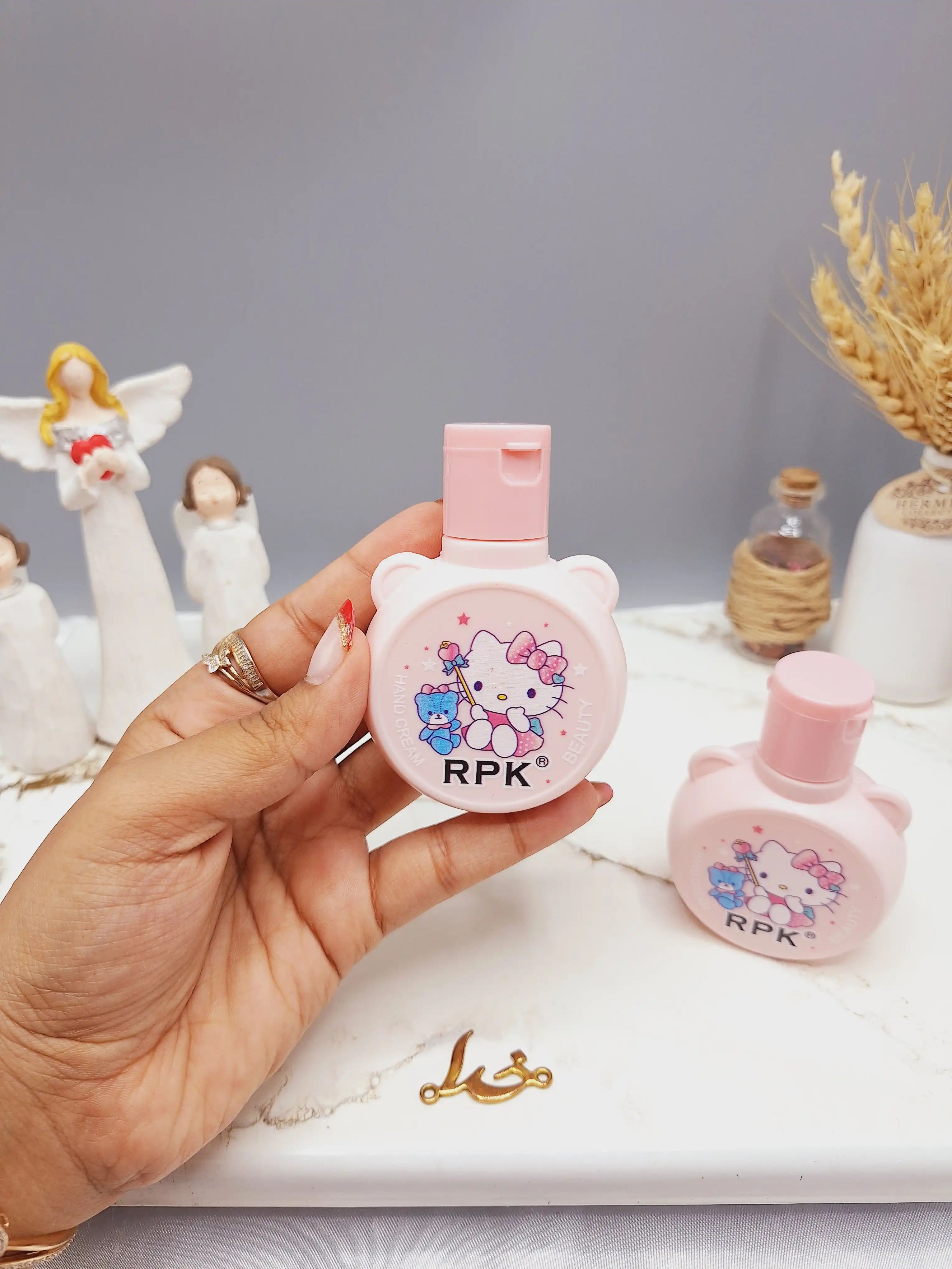 کرم مرطوب کننده دست فانتزی طرح کیتی ناز برند RPK کد H1151
