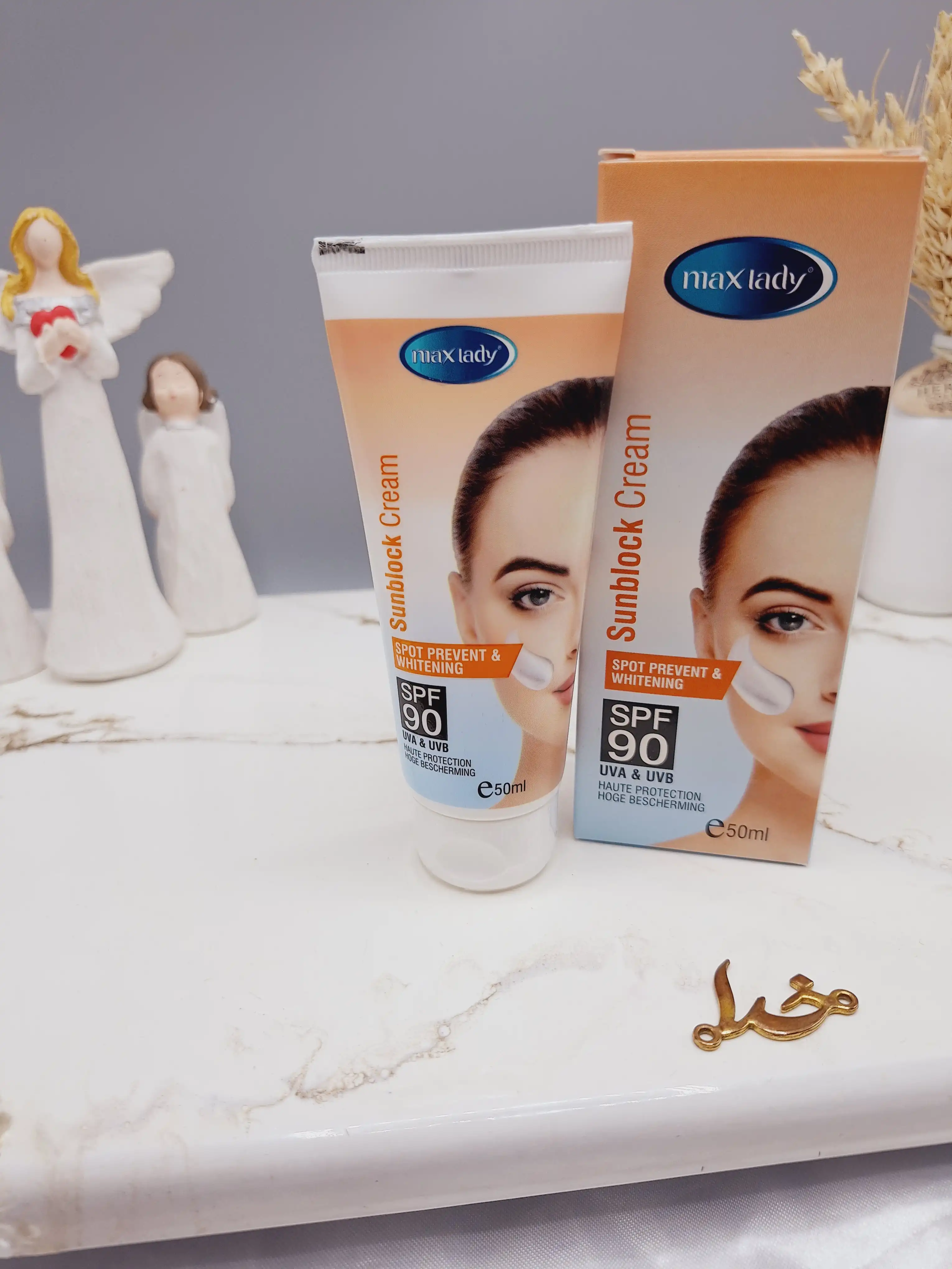 کرم ضد آفتاب پیشگیری از لک و سفید کردن پوست مکس لیدی حجم 50ml کد 4927